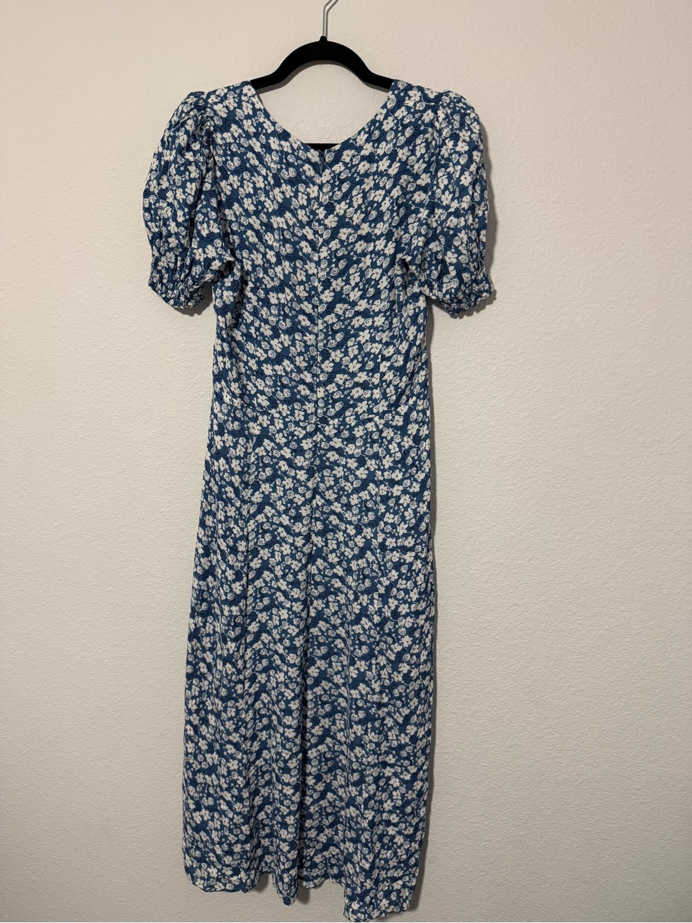 Reformation Blue and White Floral Puff-Sleeve Midi Dress - Picture 12 of 16